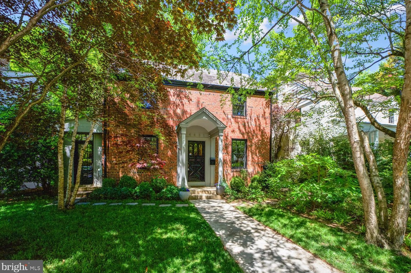 4431 Chesapeake St, Washington, DC 20016-4423