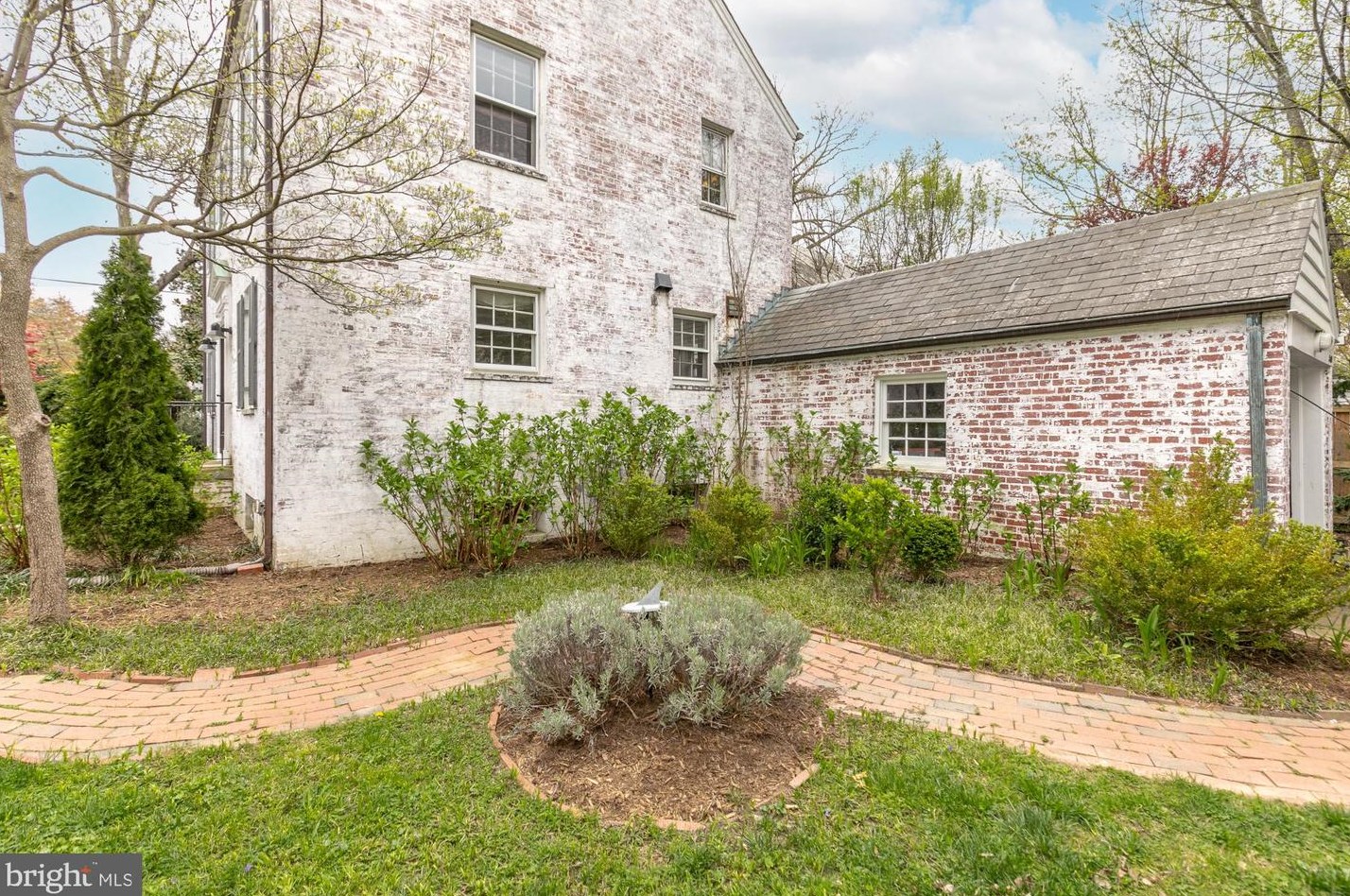 4500 Davenport St, Washington DC 20016-4416 exterior