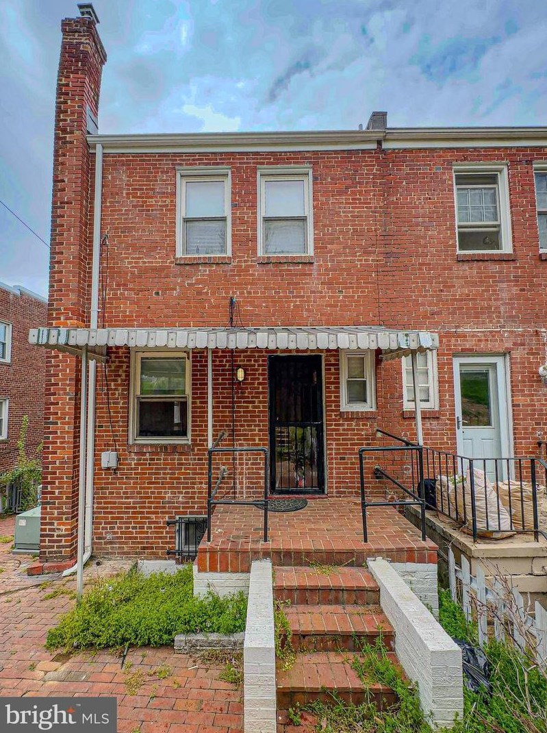 1612 Ft Dupont St, Washington DC 20020-1053 exterior