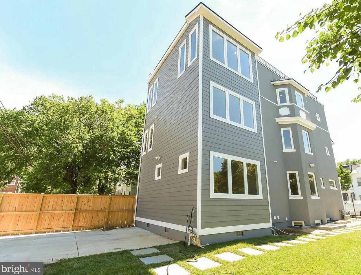 1200 Staples St, Washington DC  20002-3924 exterior