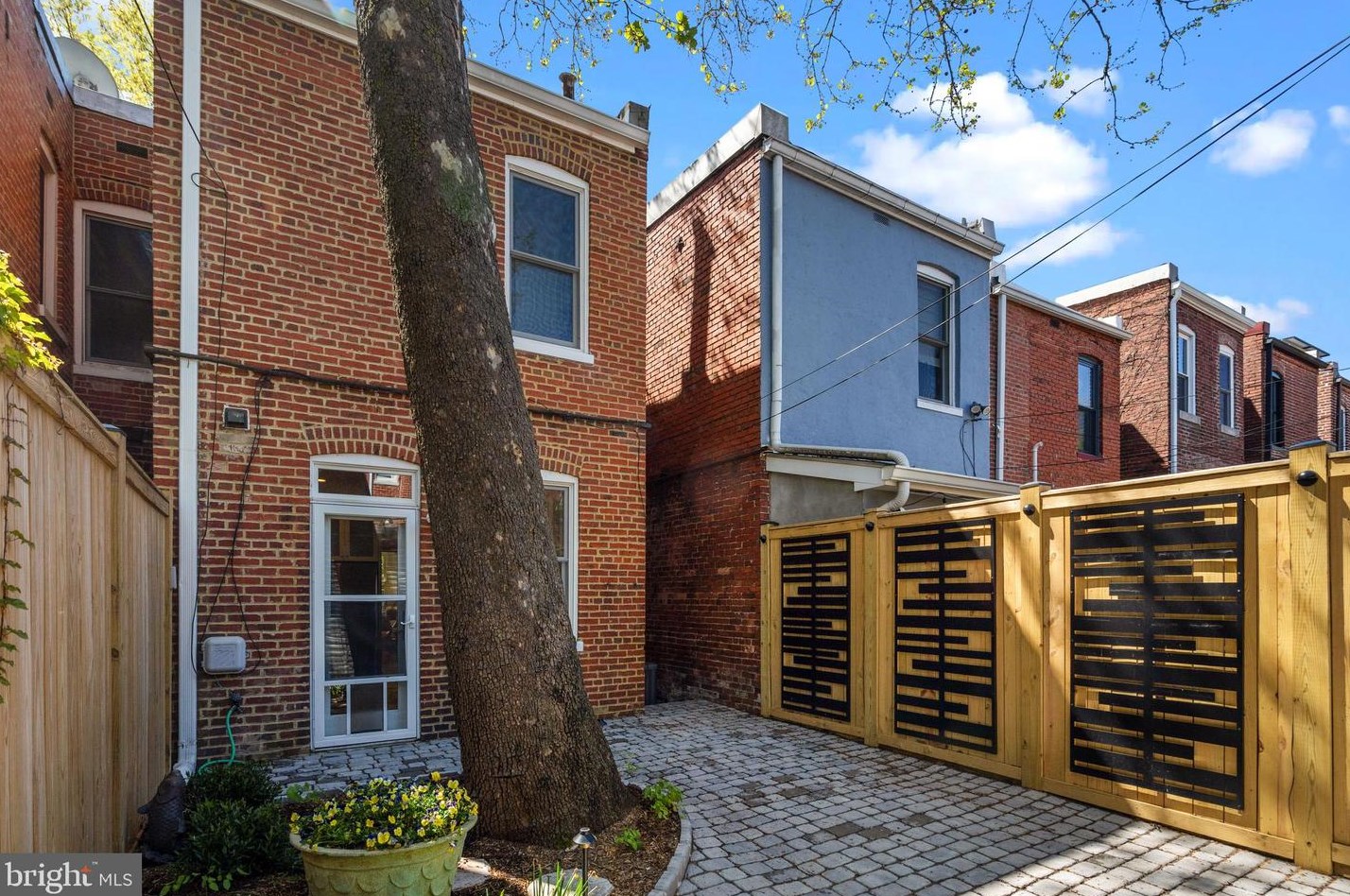 318 Carolina Ave, Washington DC 20003-2004 exterior