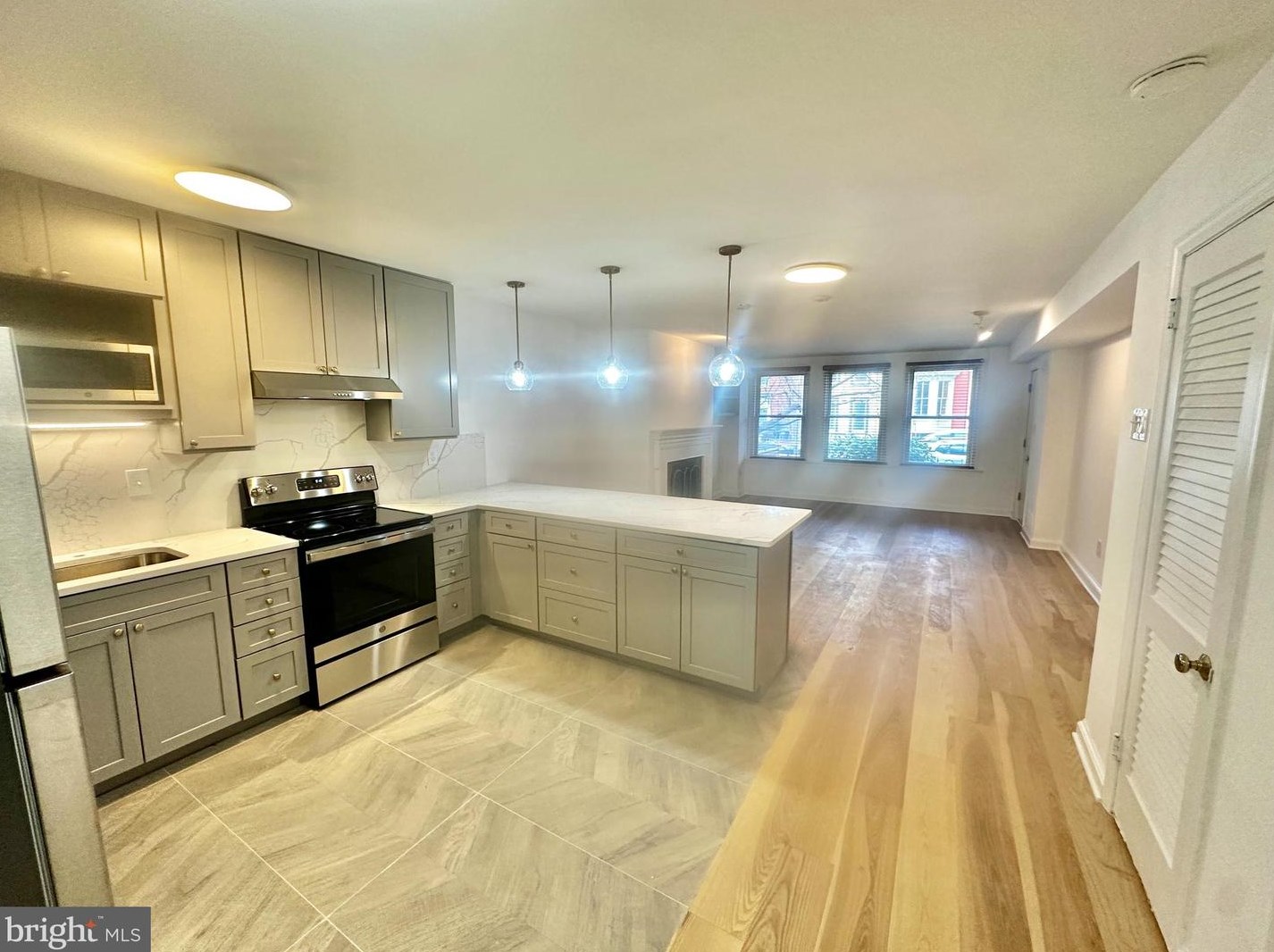 815 E St, Washington, DC 20003-2843