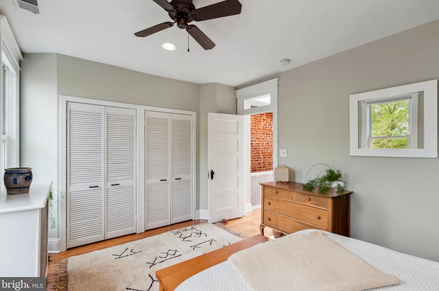 1413 Capitol St, Washington DC 20003-1571 exterior