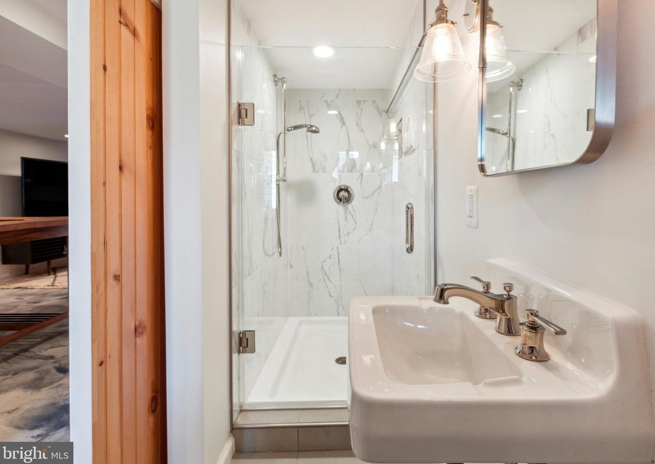 1413 Capitol St, Washington DC 20003-1571 exterior