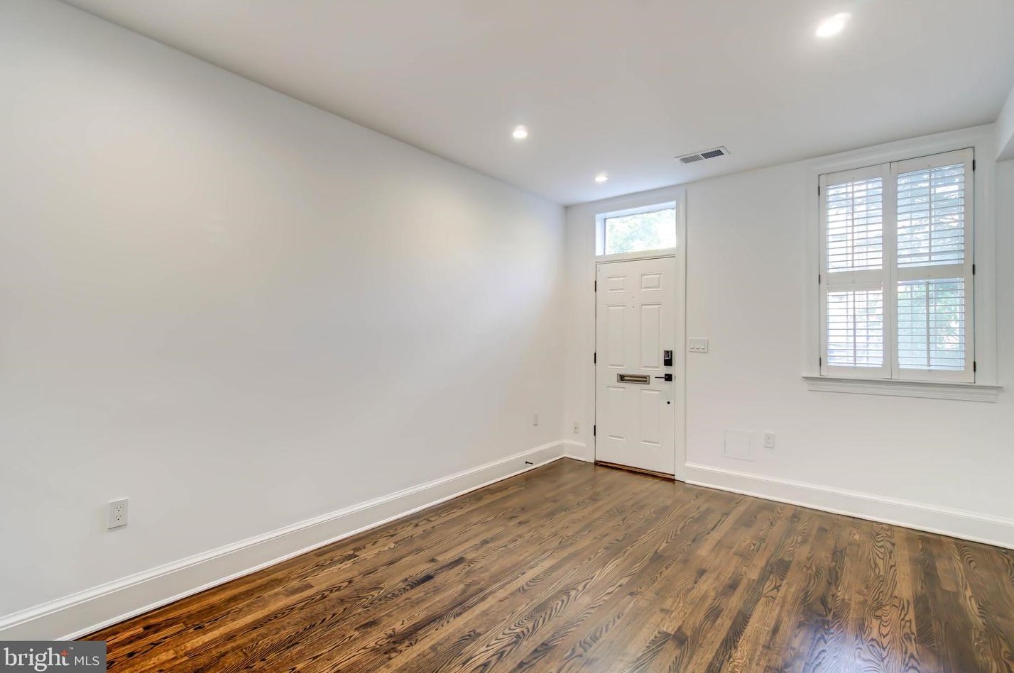 1222 10th St, Washington DC  20001-4214 exterior