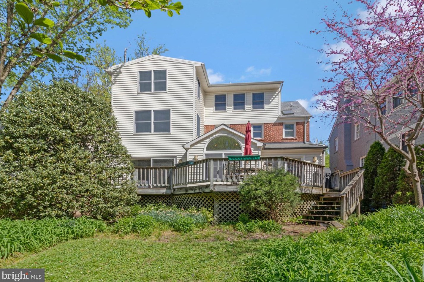 3510 Livingston St, Washington DC  20015-1758 exterior