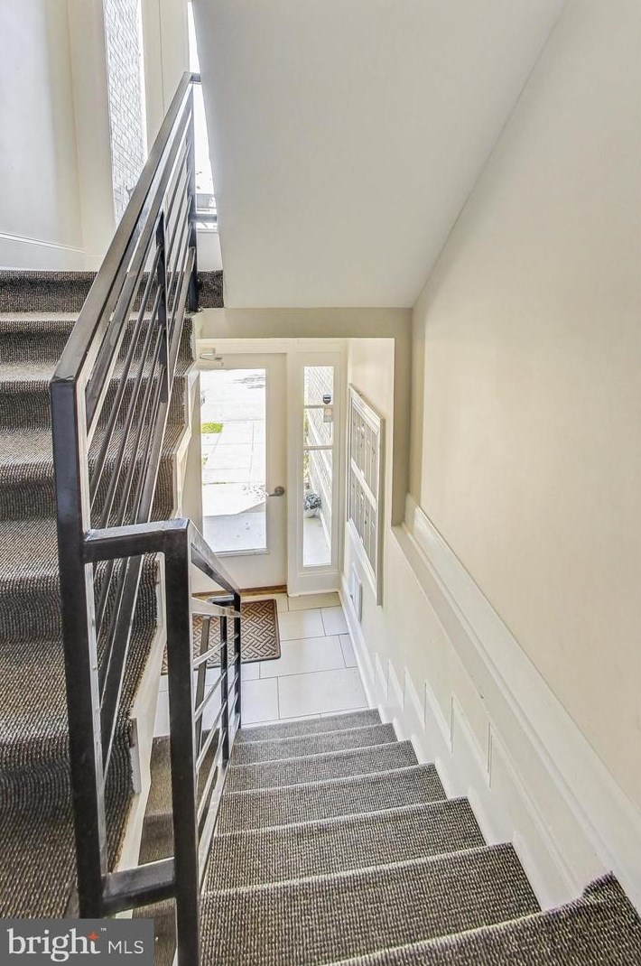 321 18th St, Washington, DC 20003-2405