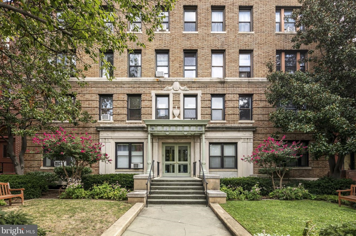 1915 16th St, Washington DC  20020-4870 exterior