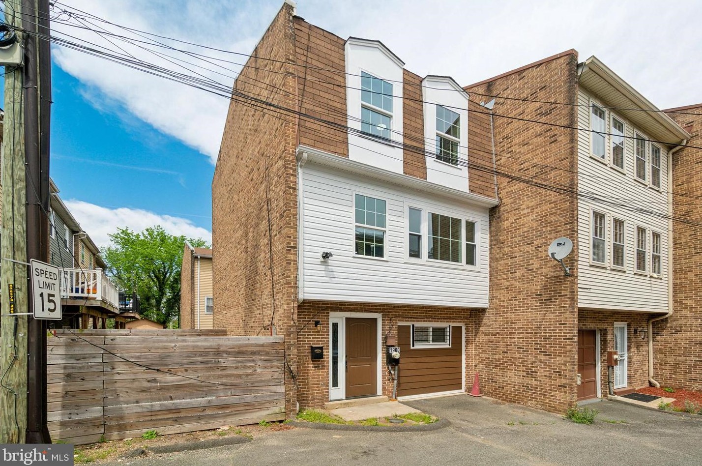 1900 Curtis Ct, Washington, DC 20020-5310