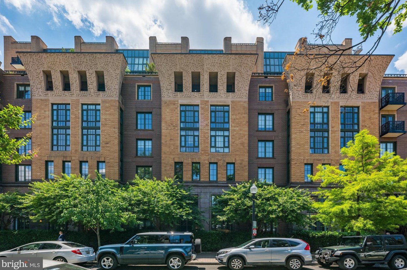 910 M St Nw #1018, Washington, DC 20001