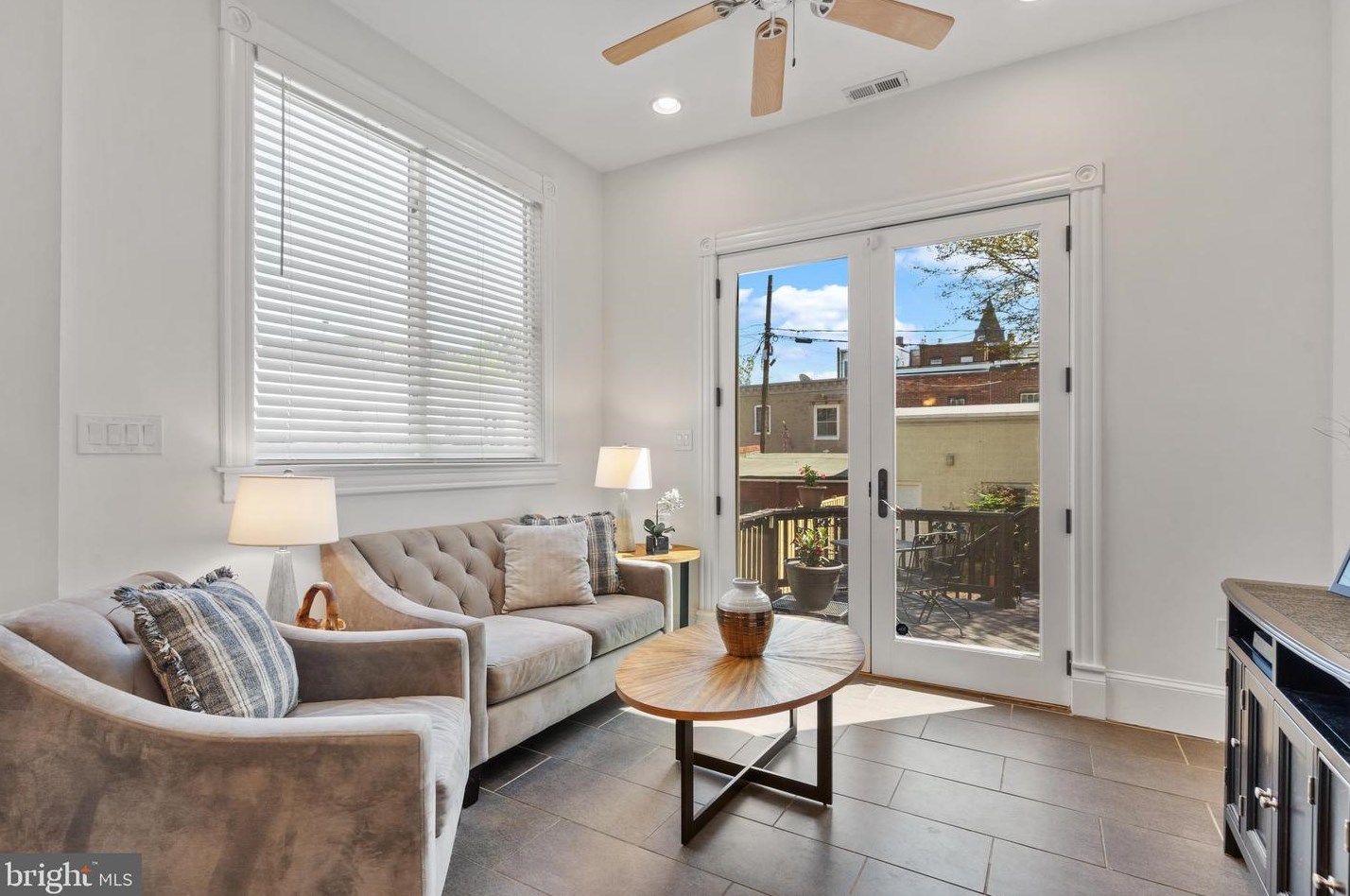 639 A St, Washington DC 20003-1225 exterior