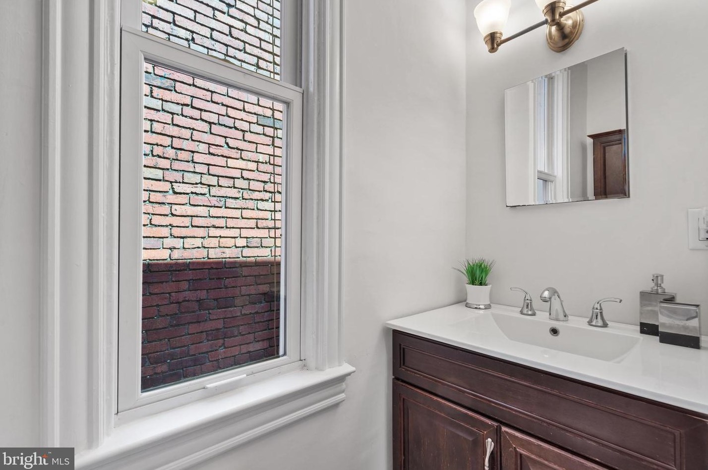 639 A St, Washington DC 20003-1225 exterior