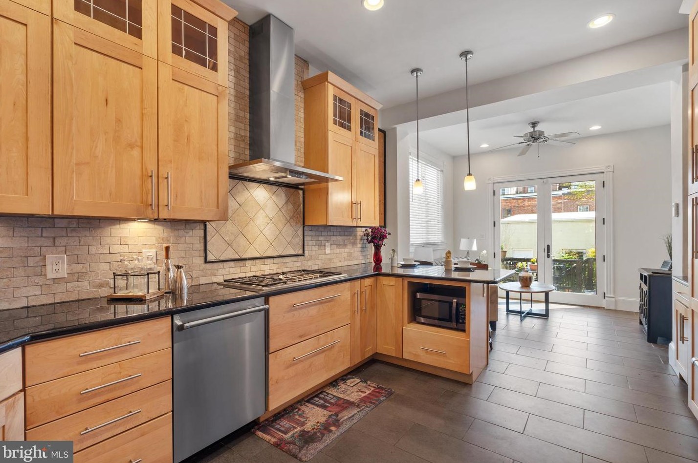 639 A St, Washington DC 20003-1225 exterior