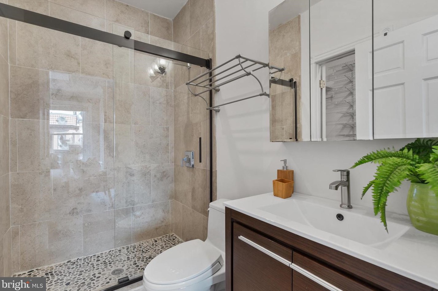 639 A St, Washington DC 20003-1225 exterior