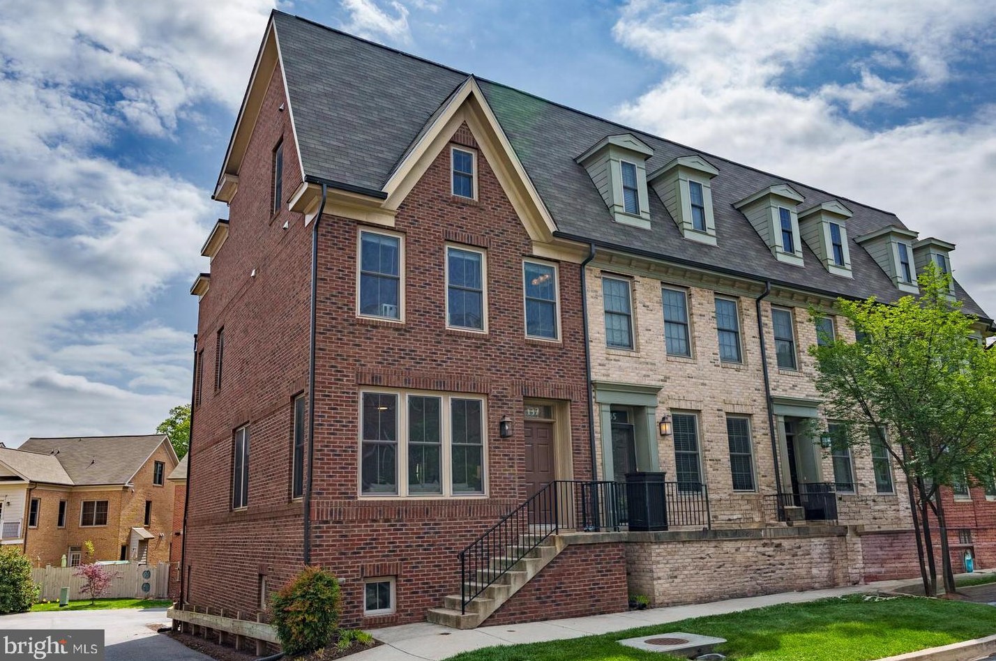 137 Waltman Pl, Washington, DC 20011-1627