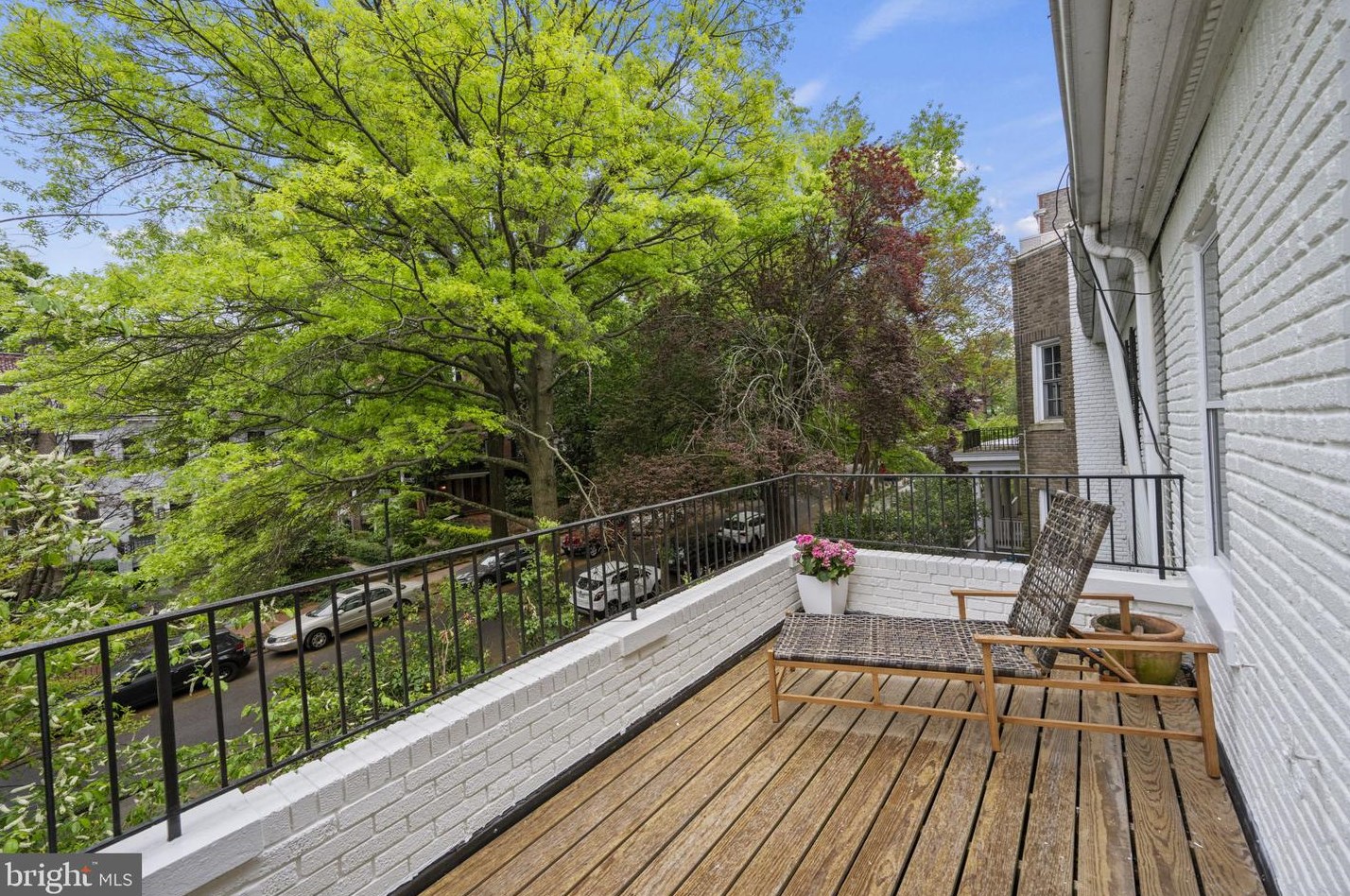 2318 Ashmead Pl, Washington DC 20009-1414 exterior