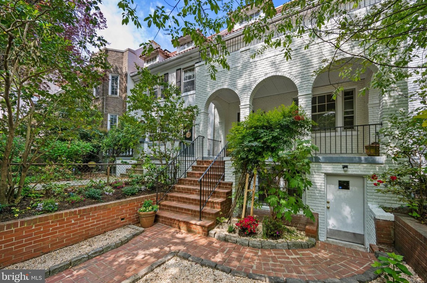 2318 Ashmead Pl, Washington, DC 20009-1414