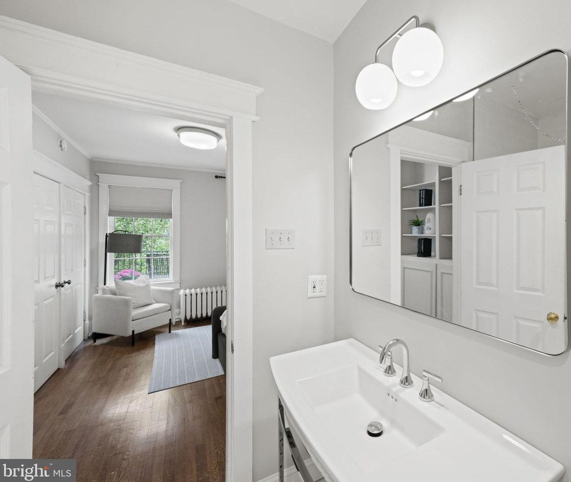 2318 Ashmead Pl, Washington DC 20009-1414 exterior