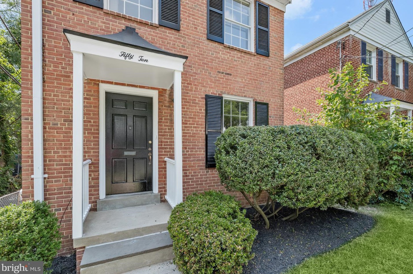 5010 42nd St, Washington, DC 20016-4106