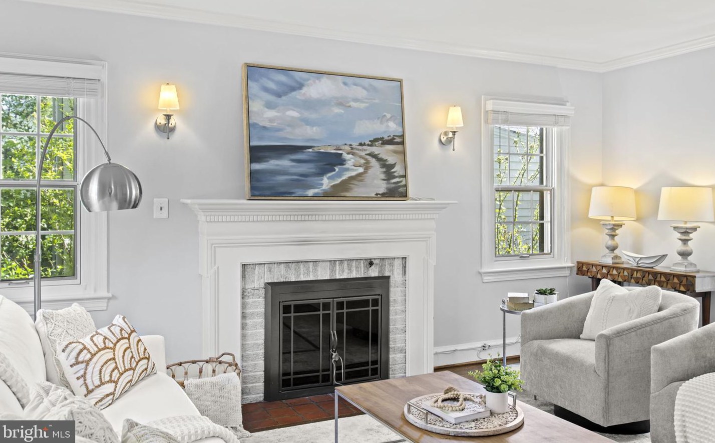 6319 31st Pl, Washington DC  20015-2347 exterior