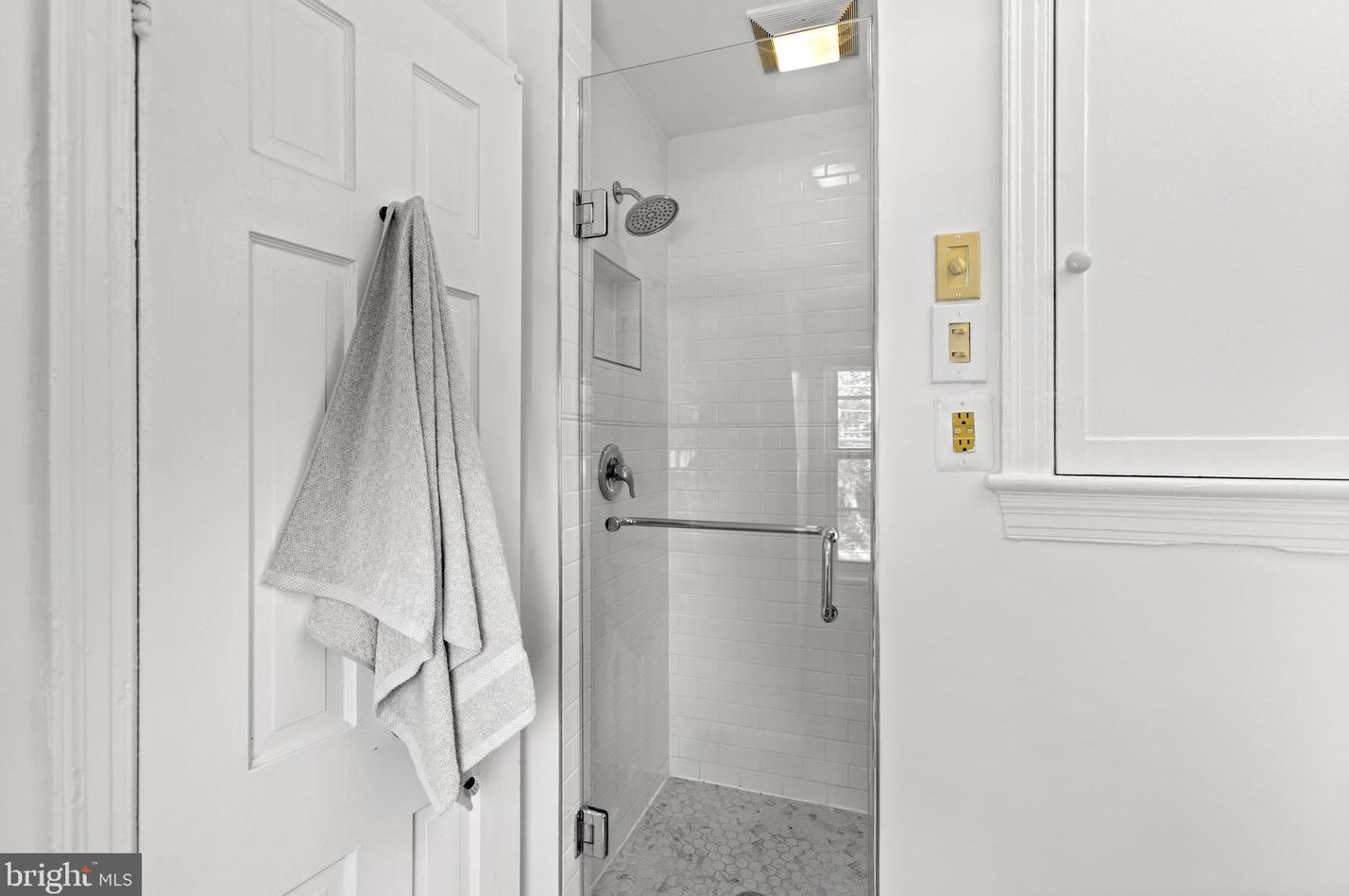 6319 31st Pl, Washington DC  20015-2347 exterior