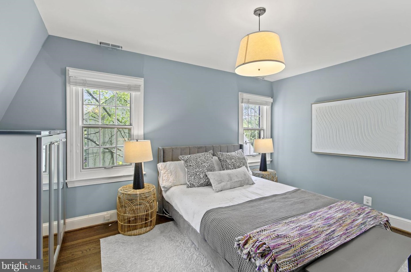 6319 31st Pl, Washington DC  20015-2347 exterior