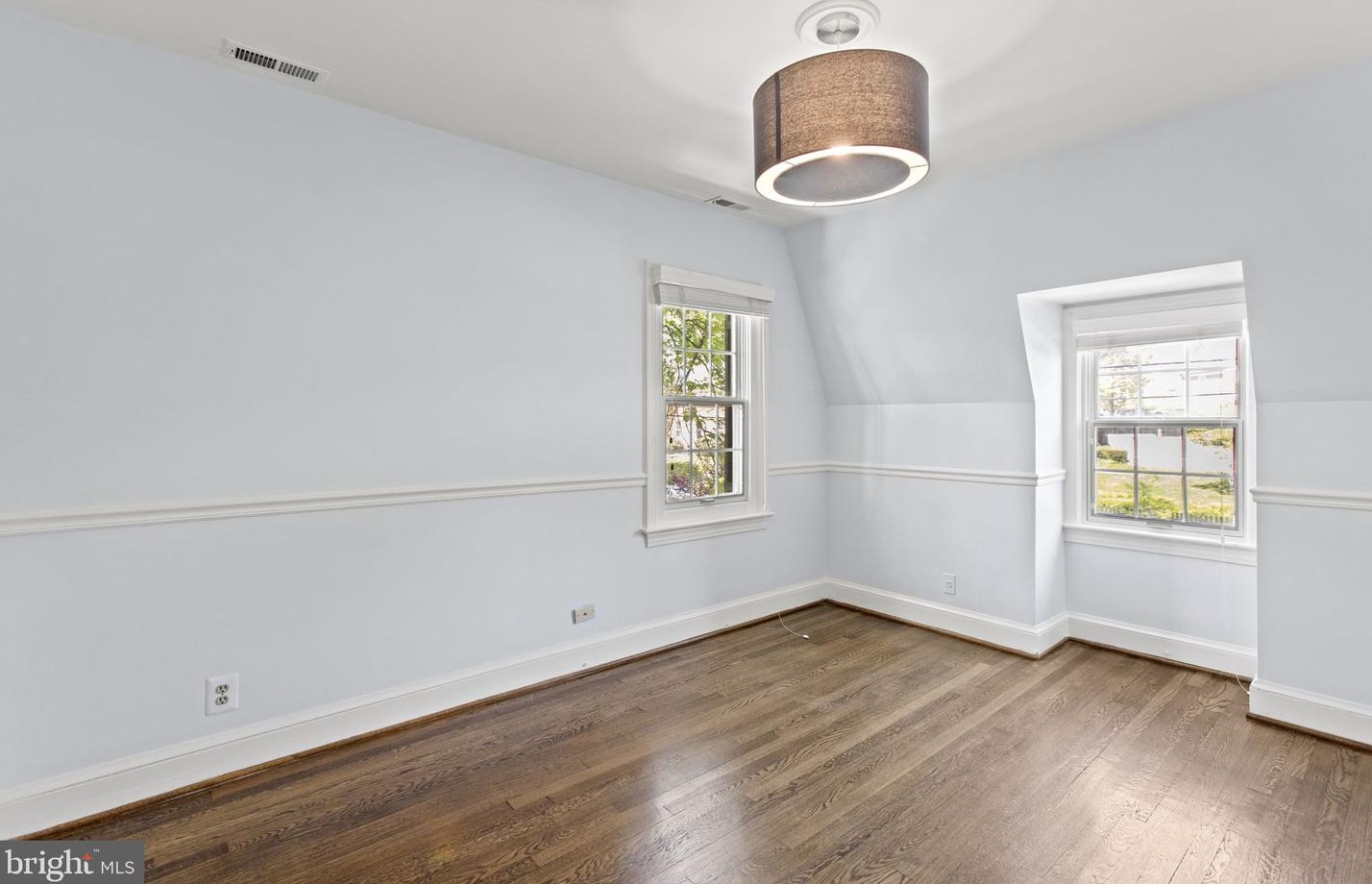 6319 31st Pl, Washington DC  20015-2347 exterior