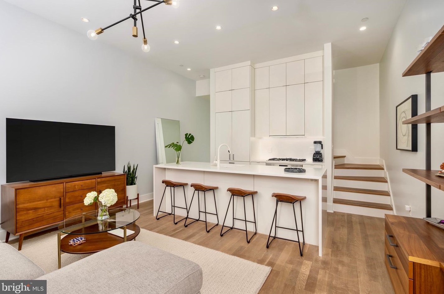 1104 T St, Washington, DC 20009-4427