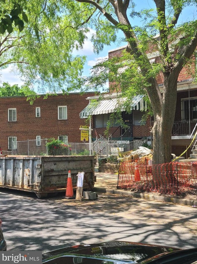 404 23rd Pl, Washington, DC 20002-4802