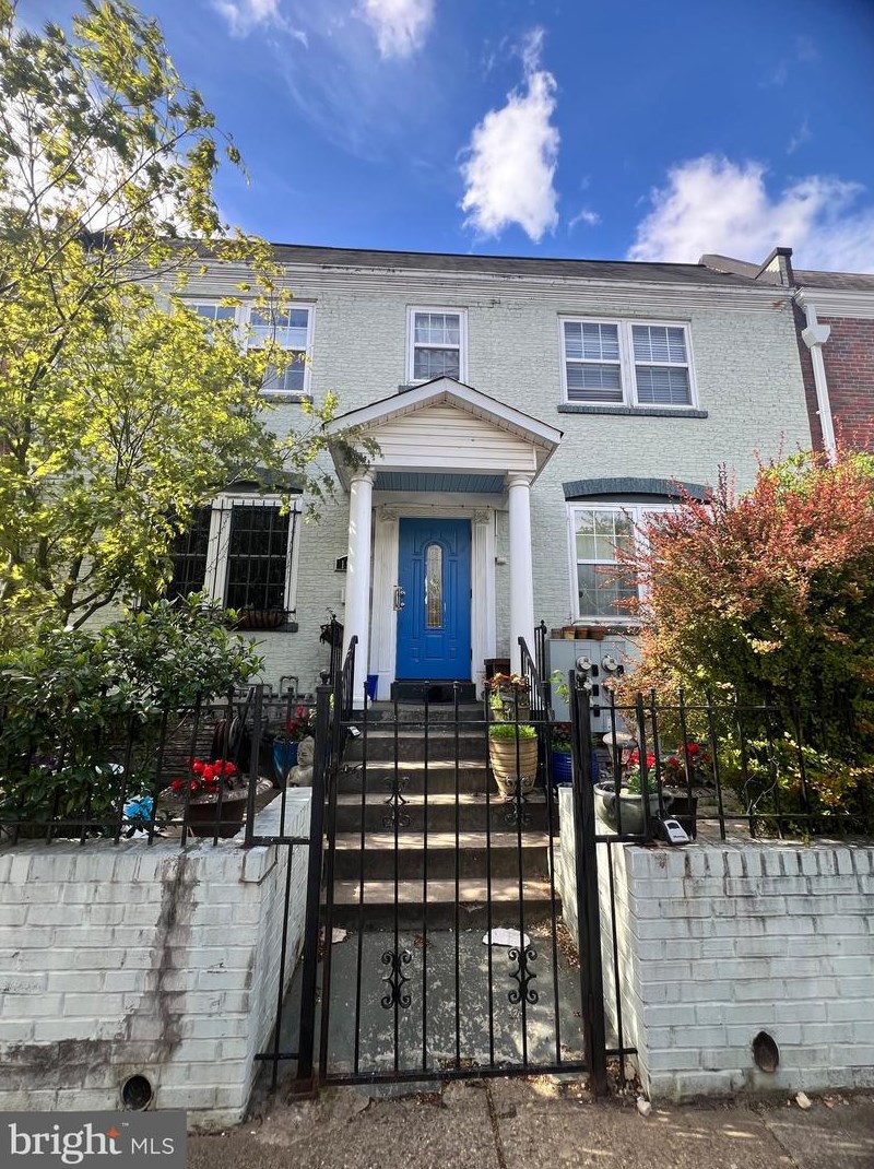 1917 Rosedale St, Washington, DC 20002-4747