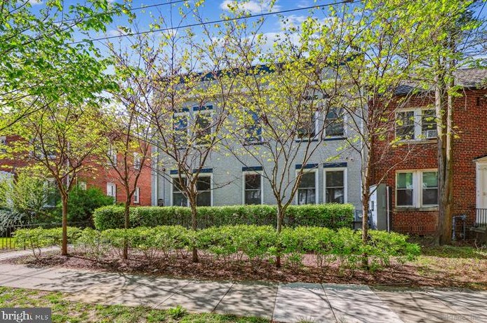 1340 Nicholson St, Washington, DC 20011-2861