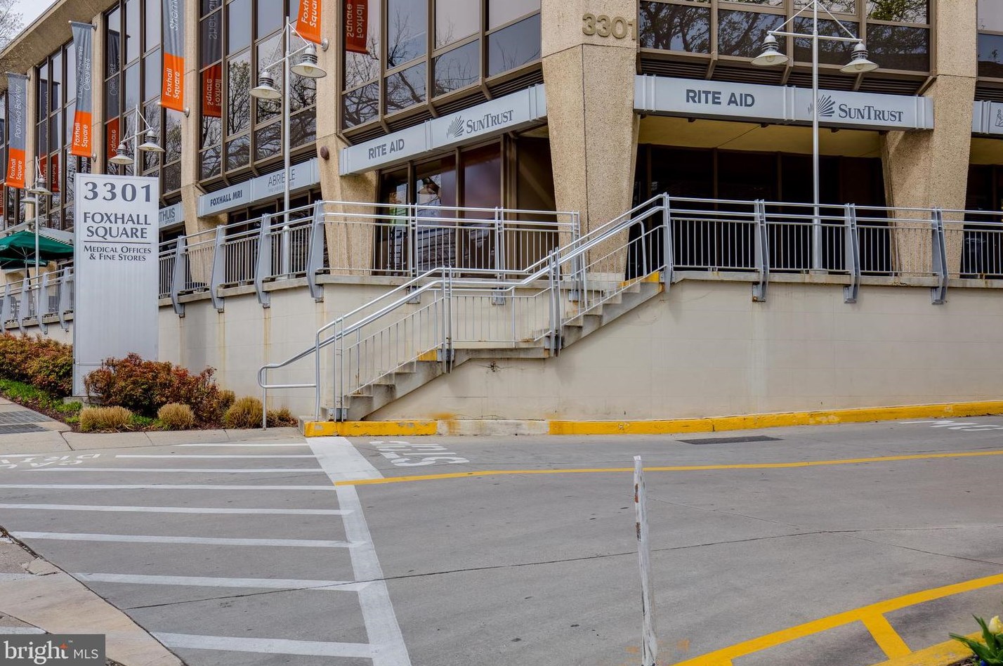 3245 Sutton Pl, Washington DC  20016-7527 exterior