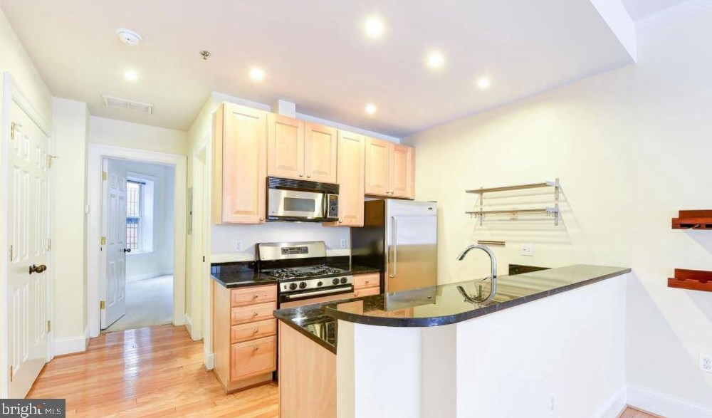 1425 21 St Street Nw #302, Washington, DC 20036