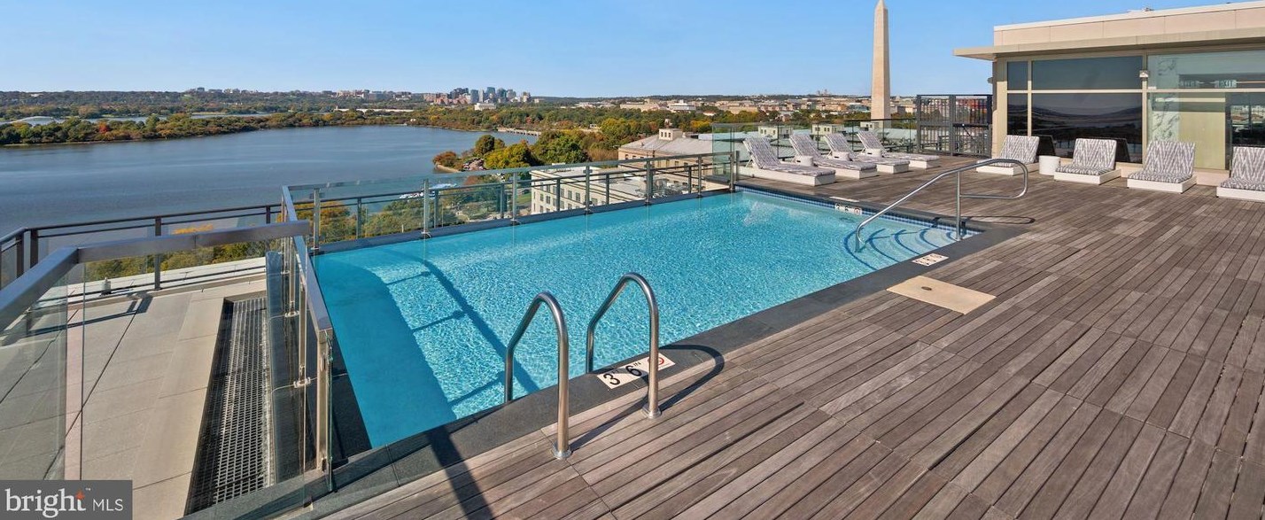 1331 Maryland Ave, Washington DC  20024 exterior