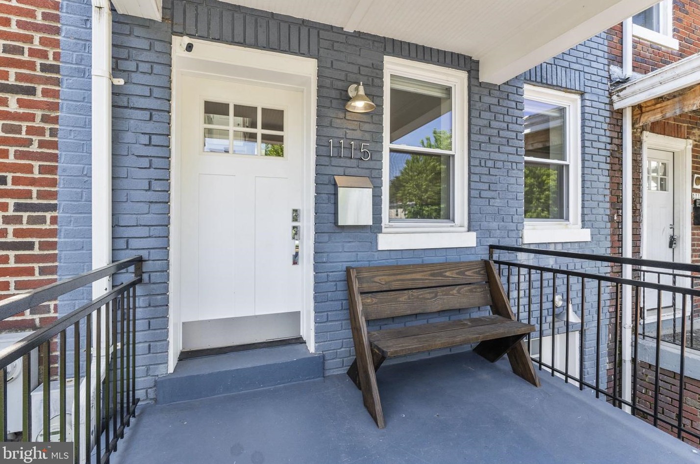 1115 Oates St, Washington, DC 20002-3823