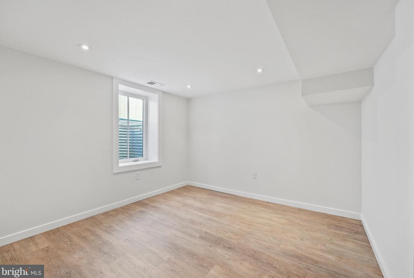 2207 Rand Pl, Washington DC 20002-1912 exterior