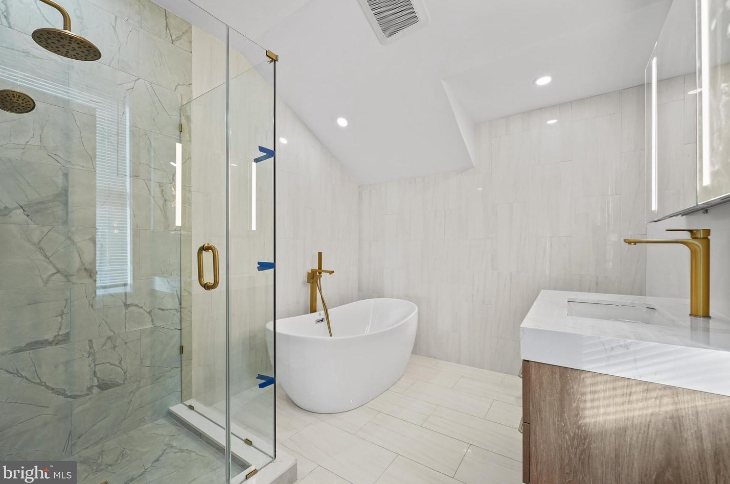 2207 Rand Pl, Washington DC 20002-1912 exterior