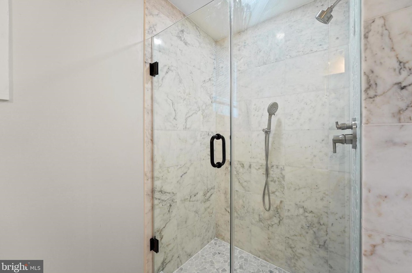 2207 Rand Pl, Washington DC 20002-1912 exterior