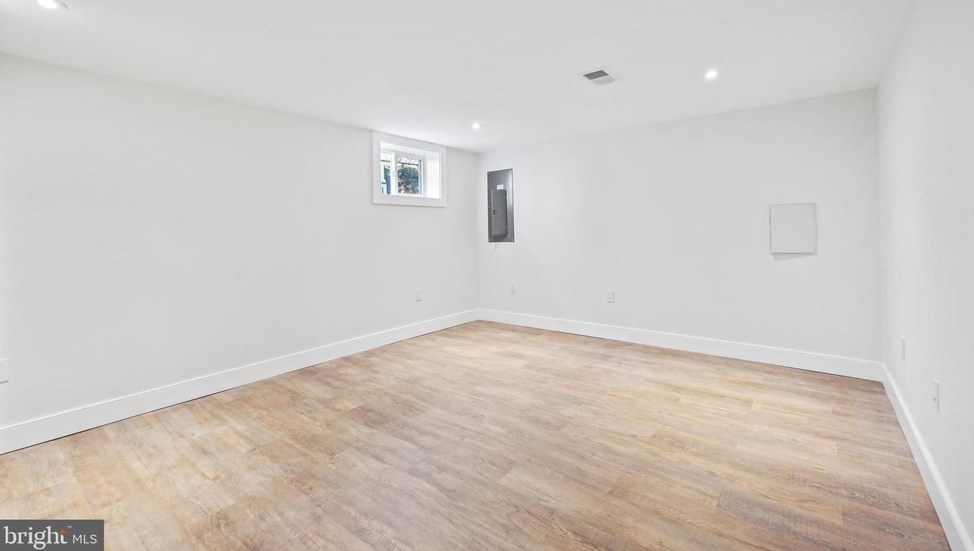 2207 Rand Pl, Washington DC 20002-1912 exterior