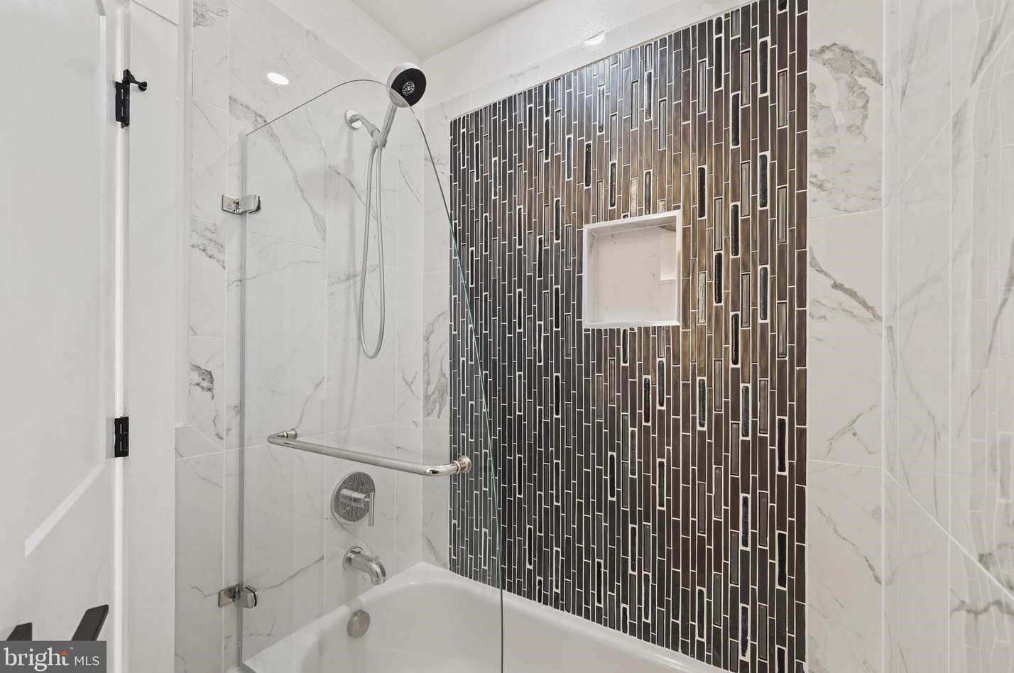 2207 Rand Pl, Washington DC 20002-1912 exterior