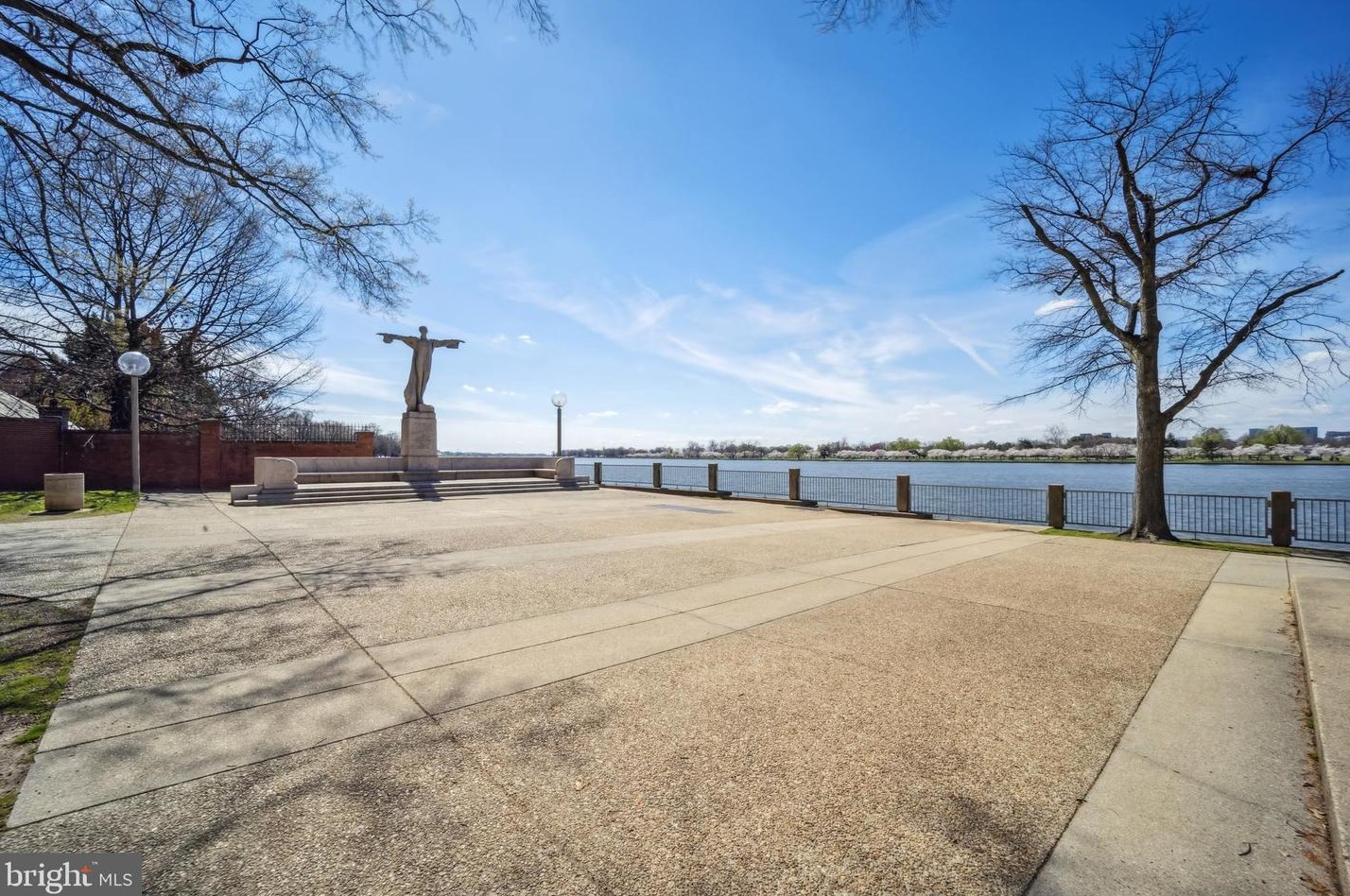 1435 4th St, Washington DC  20024-2200 exterior