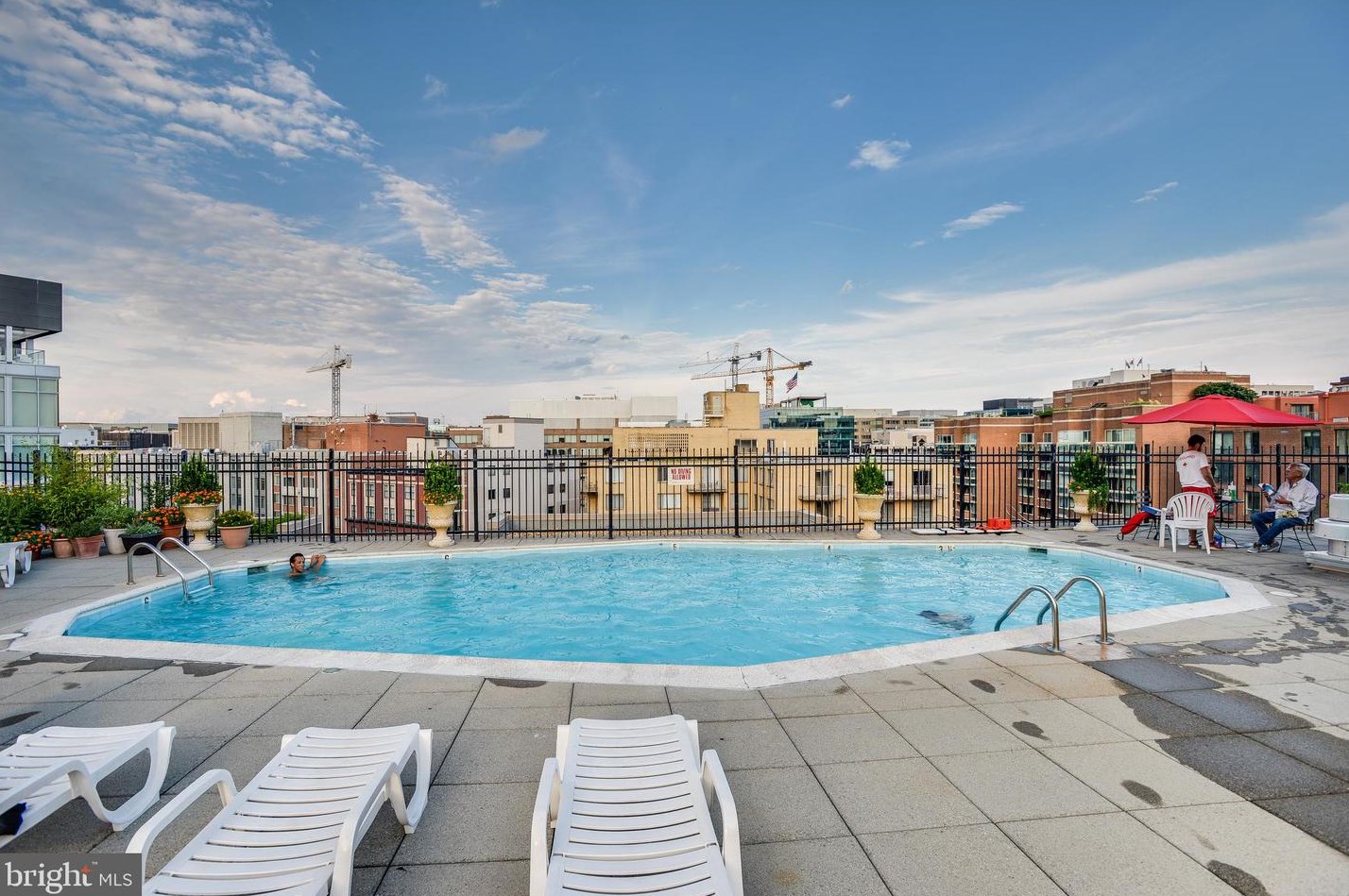 2201 L St, Washington DC  20037-1409 exterior