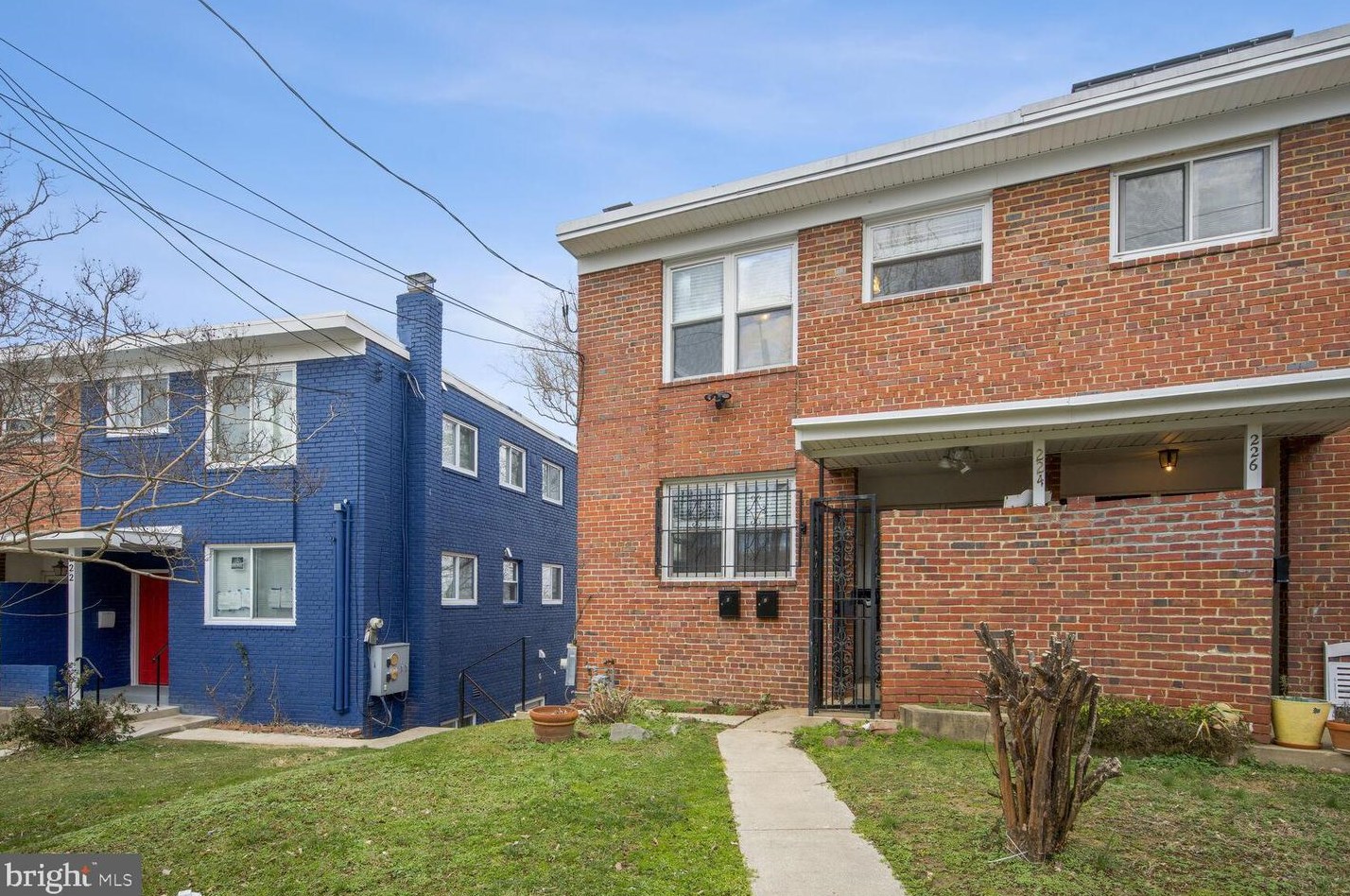224 Webster St, Washington, DC 20011-4946