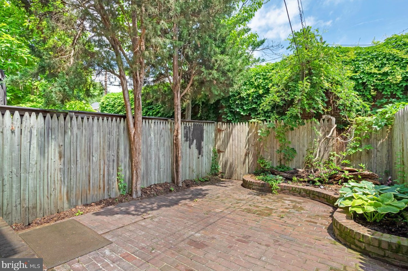 617 Elliott St, Washington DC 20002-5417 exterior