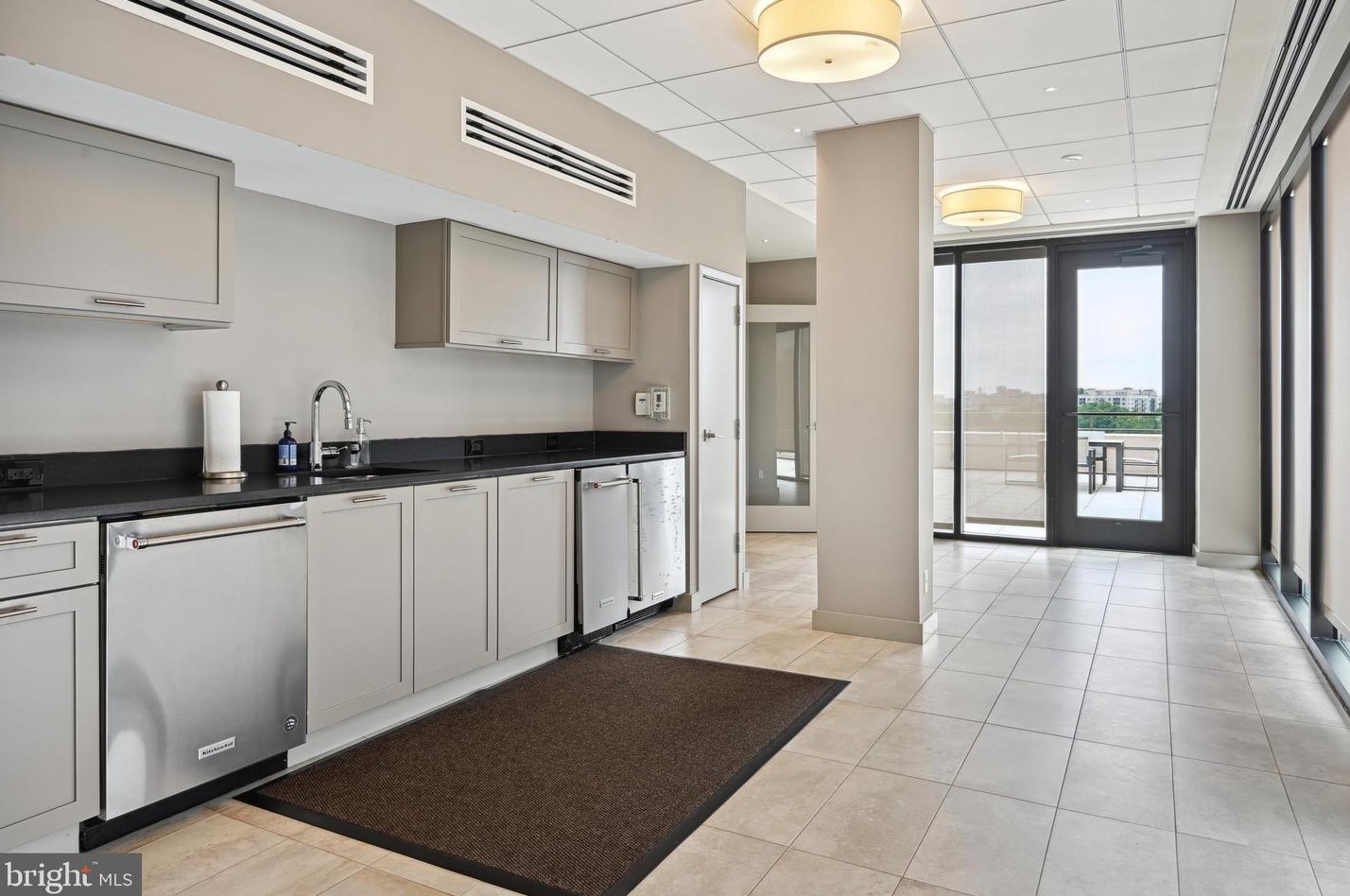 2700 Calvert St, Washington DC  20008-2663 exterior