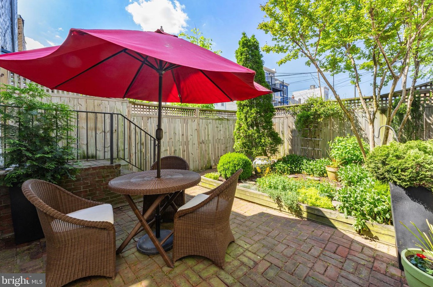 1610 D St, Washington DC  20003-2440 exterior