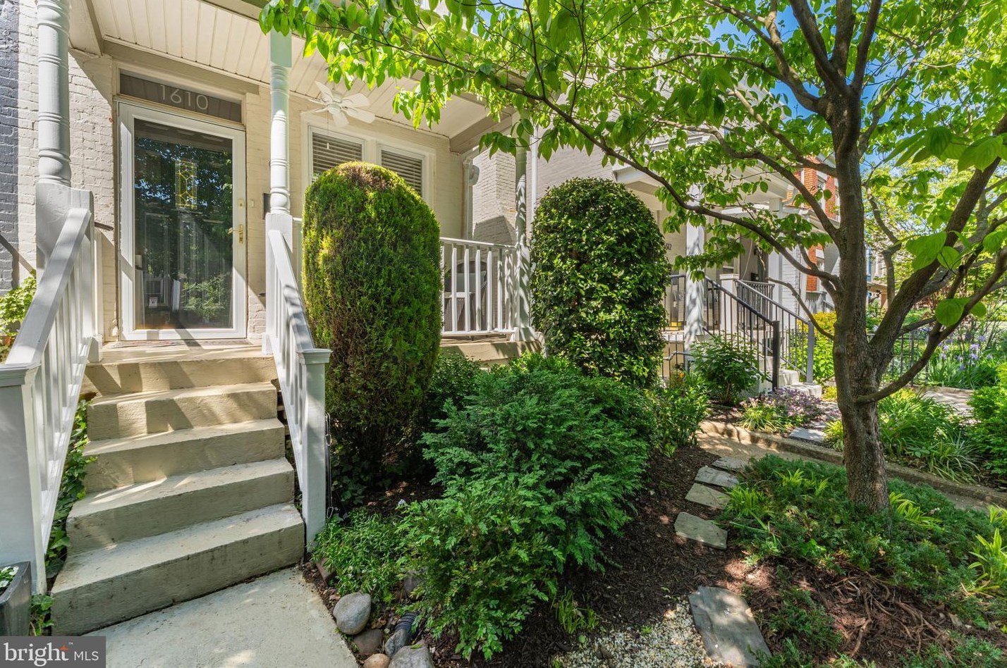 1610 D St, Washington DC  20003-2440 exterior