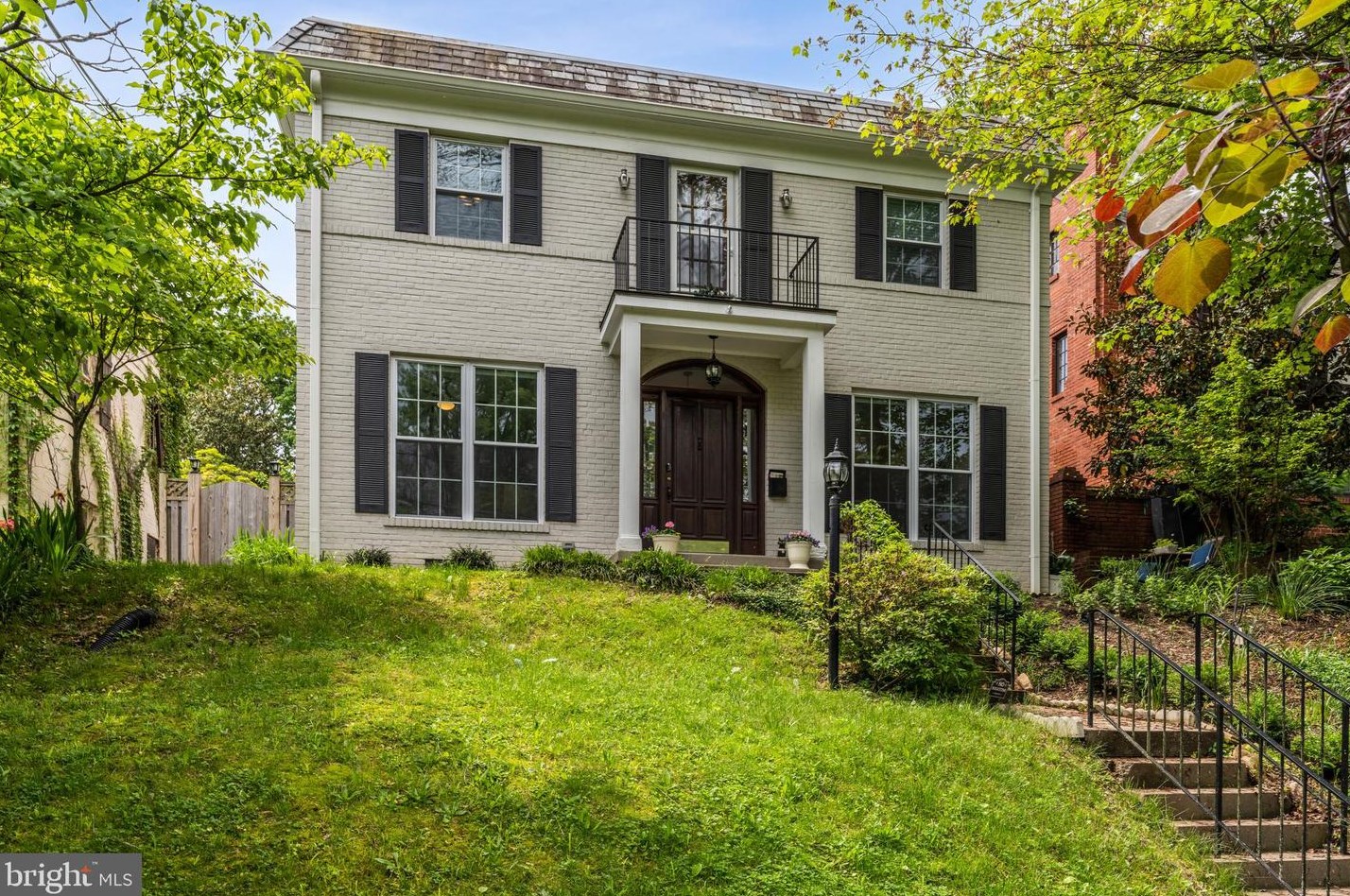 3008 Tennyson St, Washington, DC 20015-2232