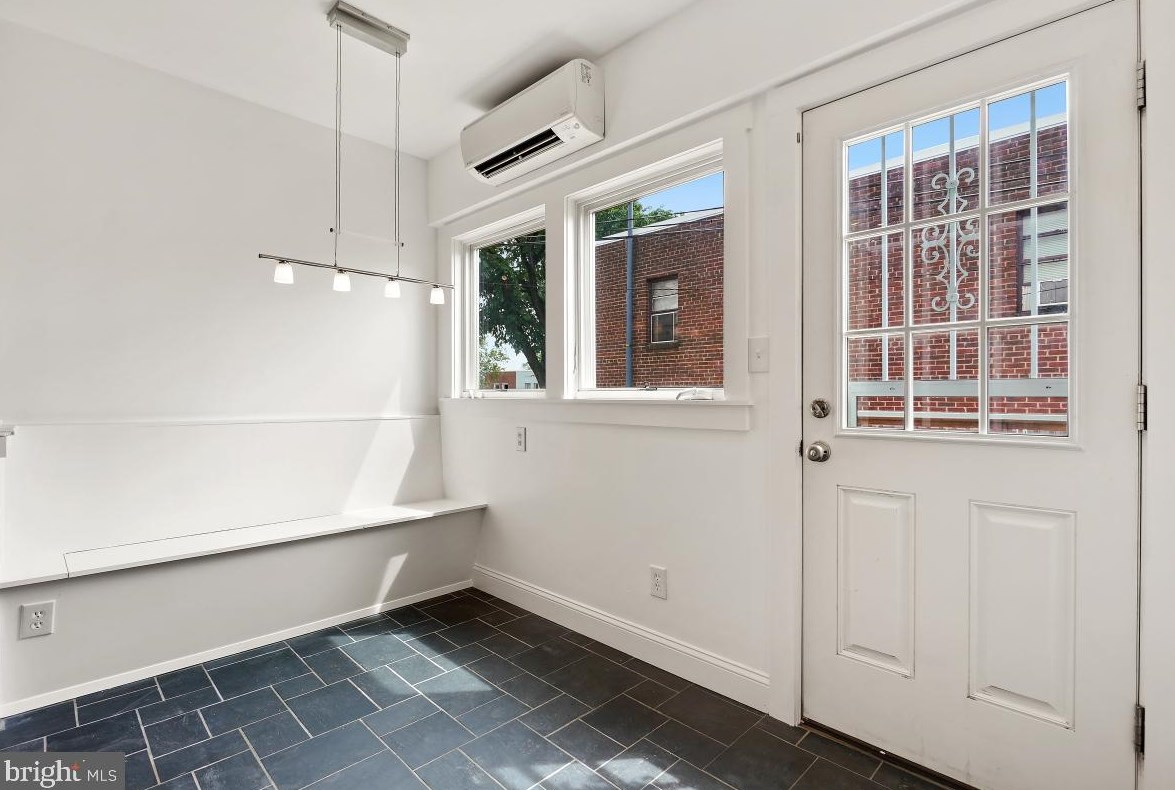 1671 Rosedale St, Washington DC 20002-4636 exterior