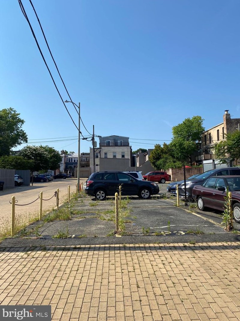 637 3rd St, Washington DC 20002-4938 exterior